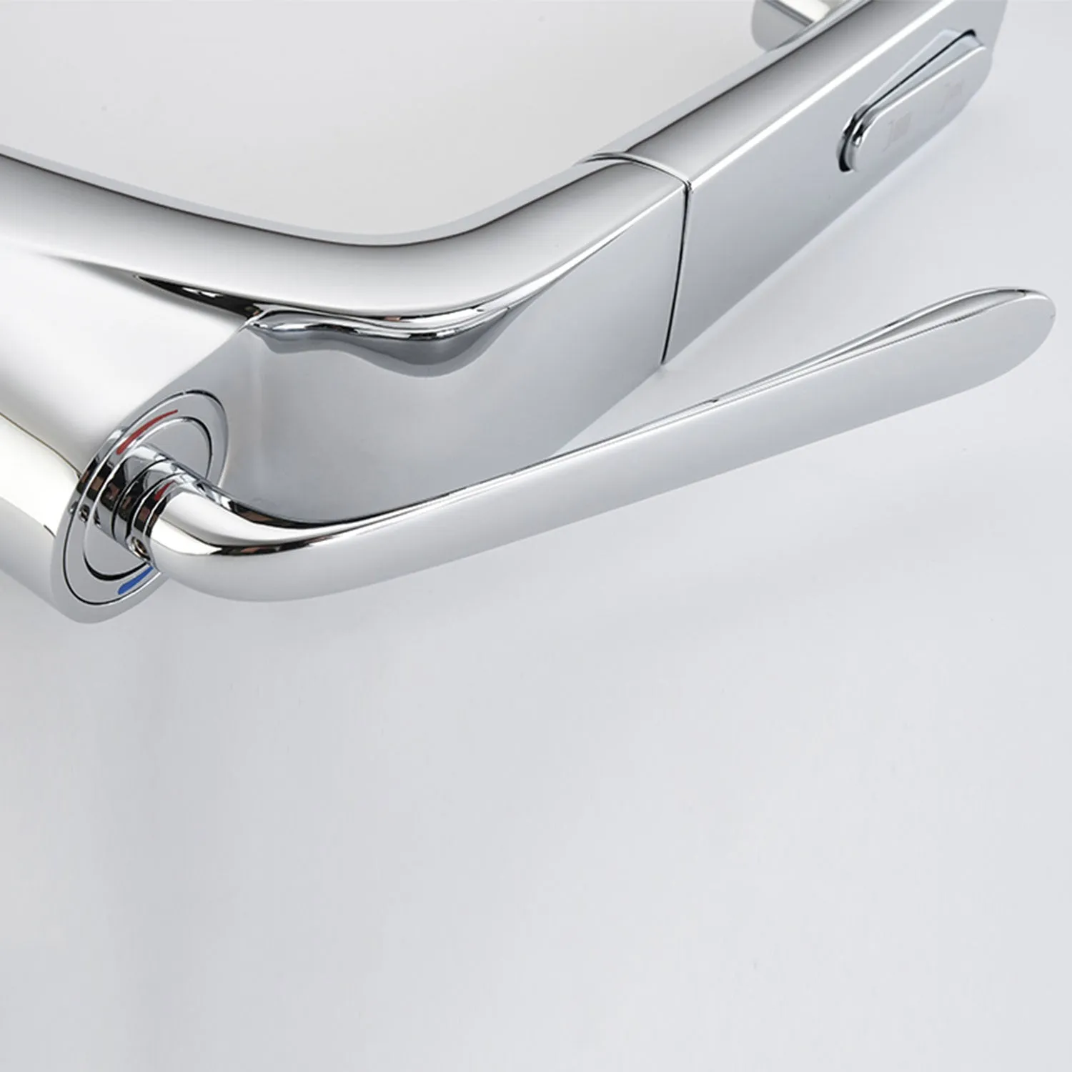 360-Degree Swivel Pull-Out Spout Bathroom Tap